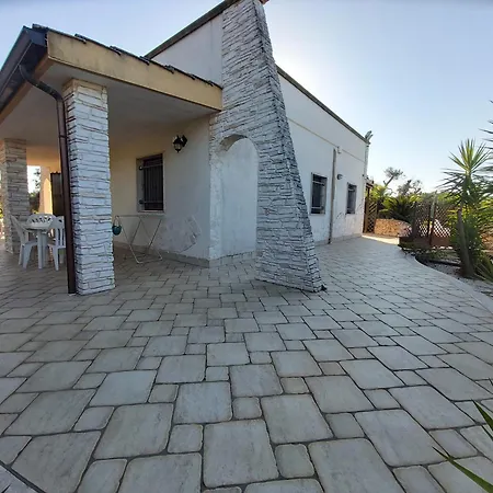 Il Muretto Con Piscina Privata San Vito dei Normanni
